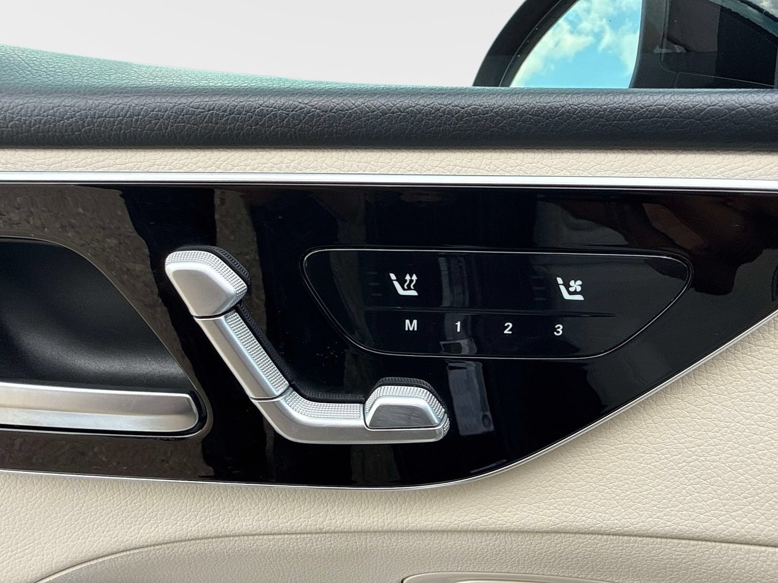 Used 2022 Mercedes-Benz C 300 Sedan image 18