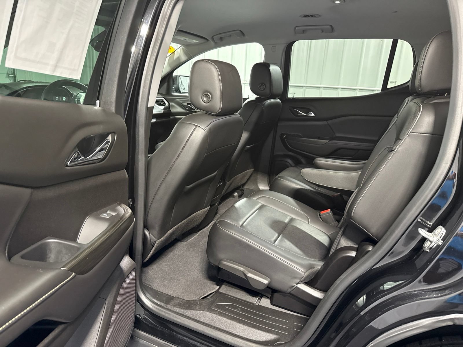 Used 2023 GMC Acadia SLT w/ Elevation Edition FWD image 18