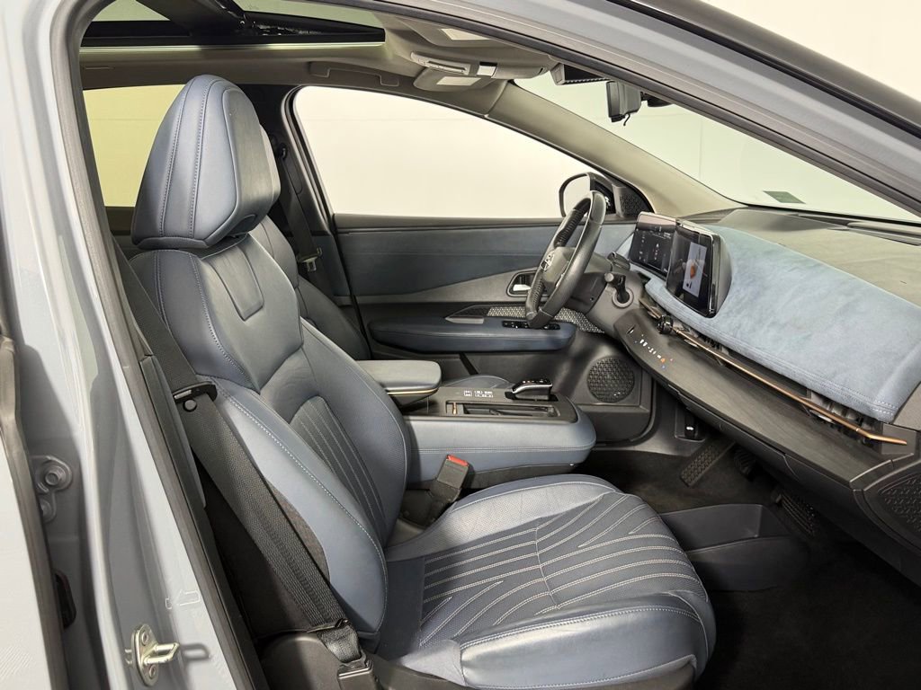 Used 2023 Nissan Ariya image 31