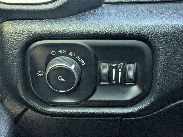 Used 2019 RAM 2500 Tradesman w/ Chrome Appearance Group image 19