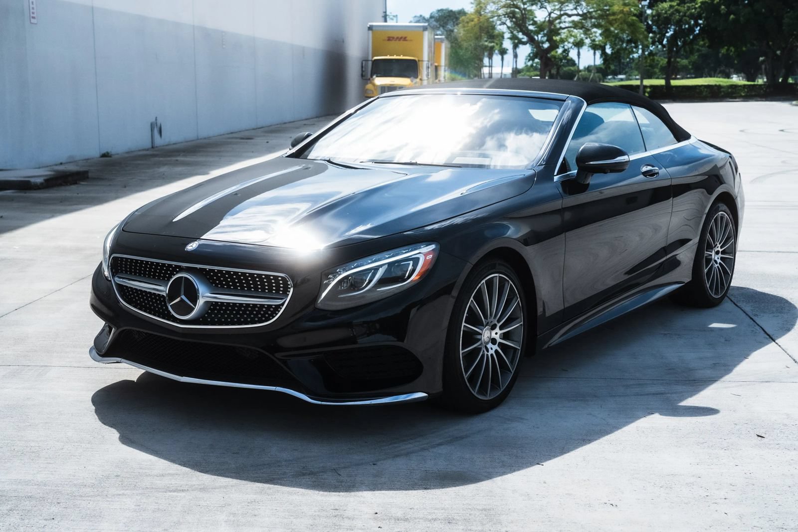 Used 2017 Mercedes-Benz S 550 Cabriolet image 2