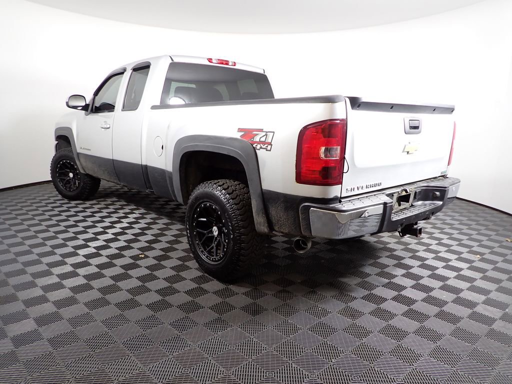 Used 2011 Chevrolet Silverado 1500 LT w/ All-Star Edition image 8