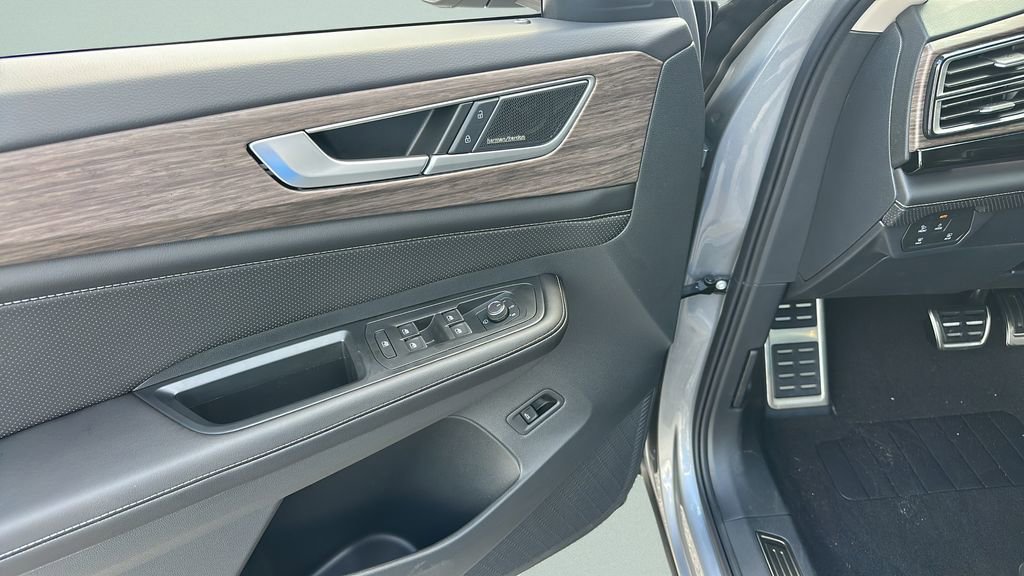 New 2026 Volkswagen Atlas SEL Premium R-Line image 23