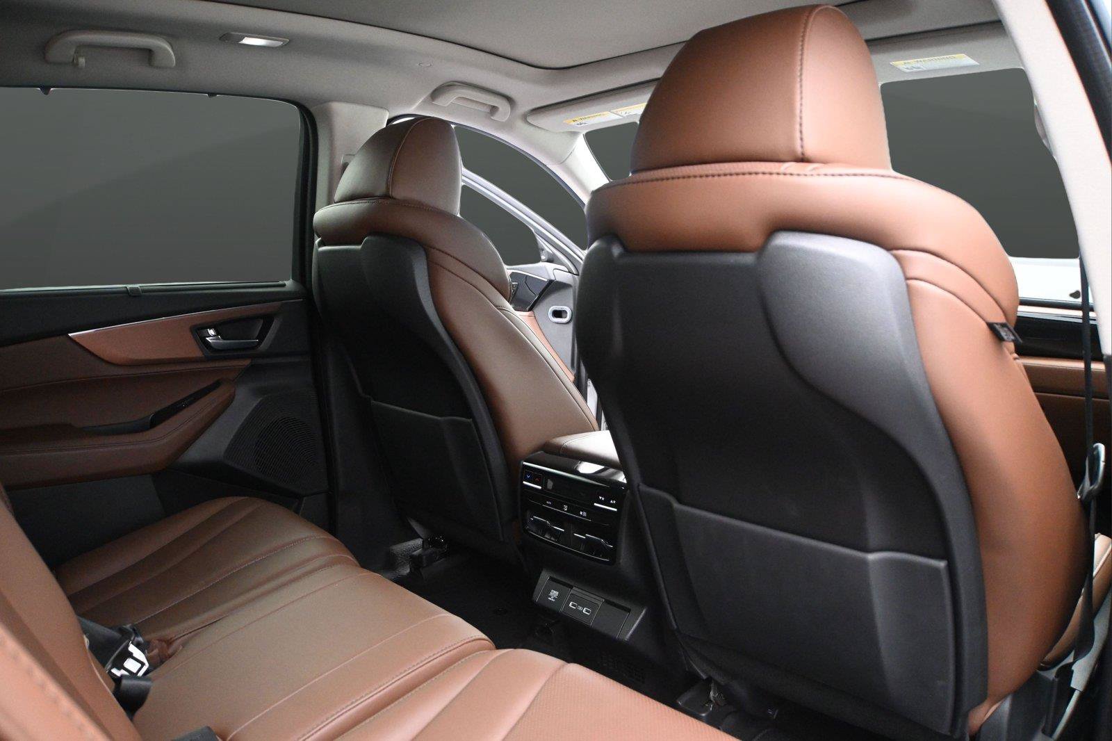 Certified 2024 Acura MDX w/ Technology Package AWD/4WD image 19