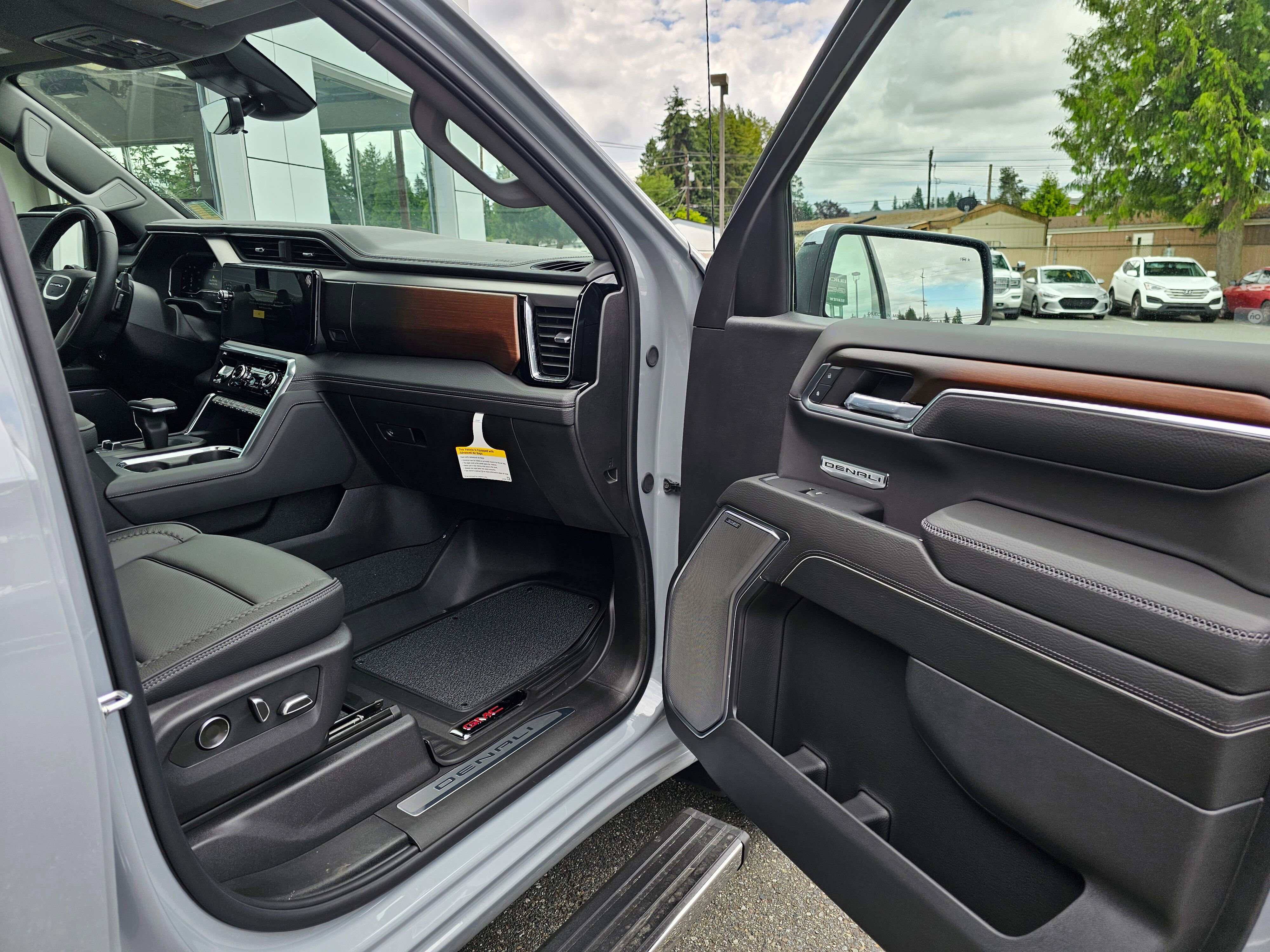 New 2024 GMC Sierra 1500 Denali AWD/4WD image 10