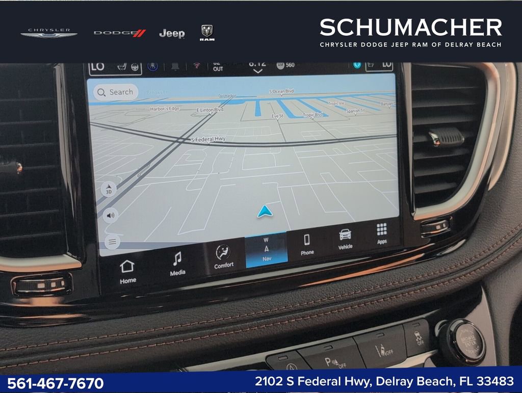 New 2025 Chrysler Pacifica Pinnacle w/ Trailer Tow Group AWD/4WD image 12