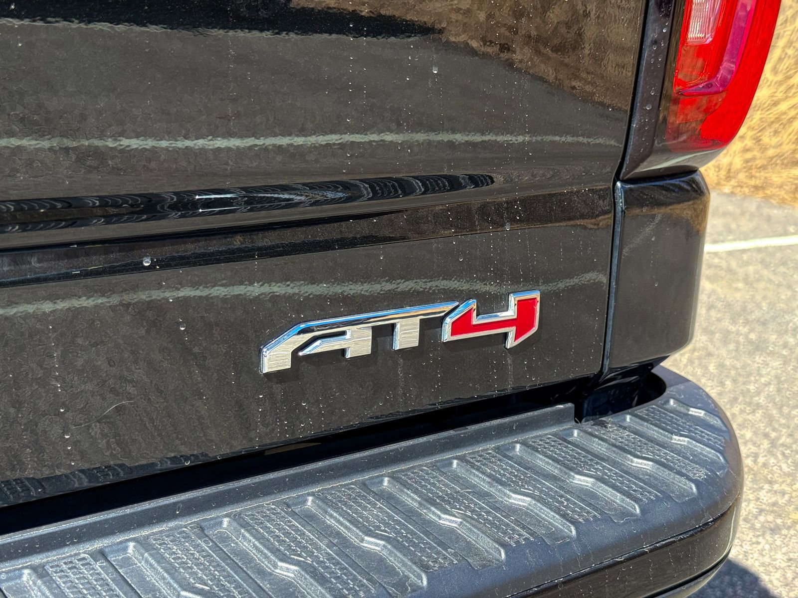 Used 2024 GMC Sierra 1500 AT4 w/ Technology Package image 7