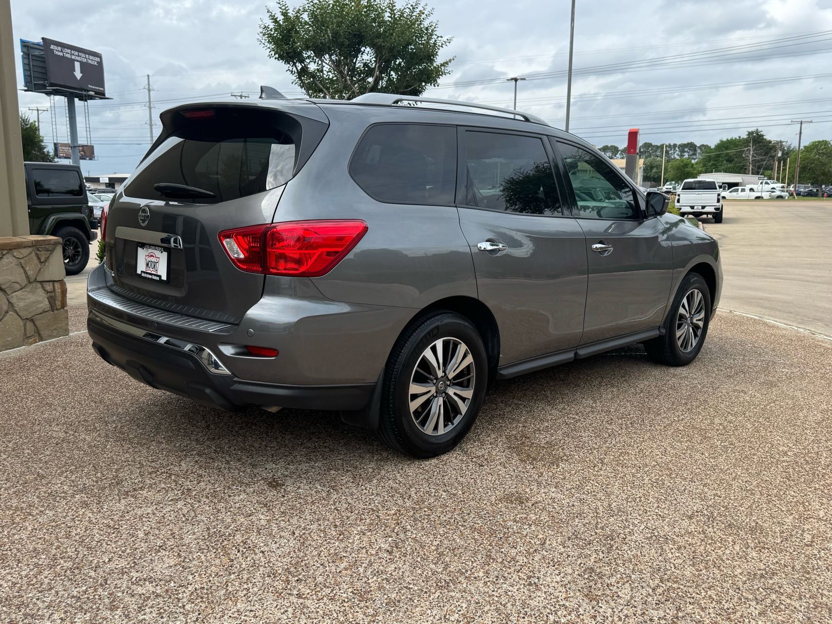 Used 2020 Nissan Pathfinder S FWD image 8
