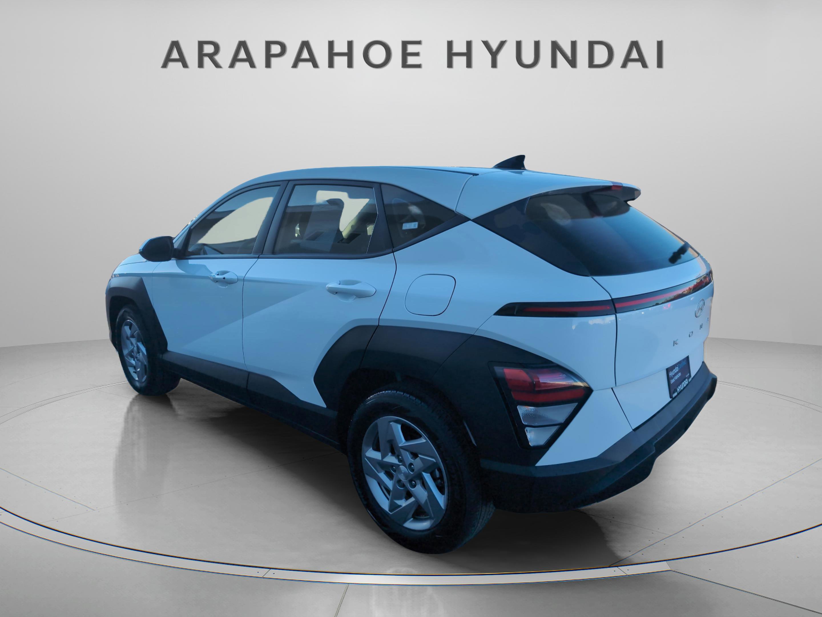 Used 2024 Hyundai Kona SE image 4