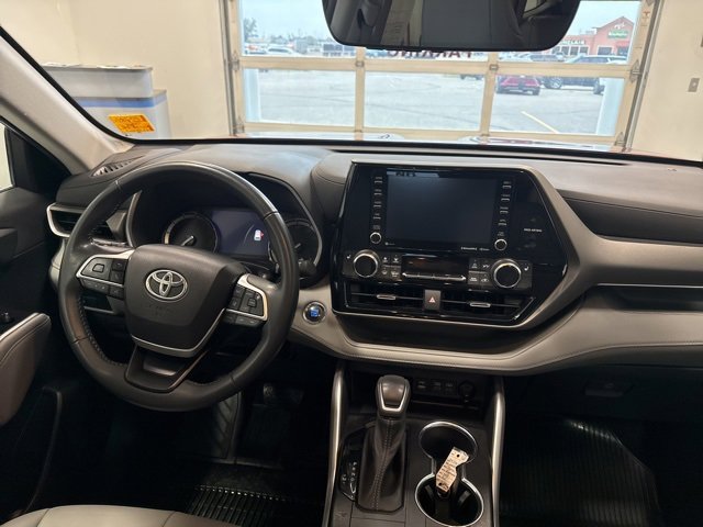 Used 2022 Toyota Highlander XLE image 22