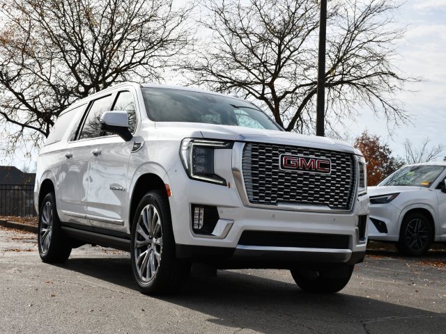 Used 2021 GMC Yukon XL Denali image 38