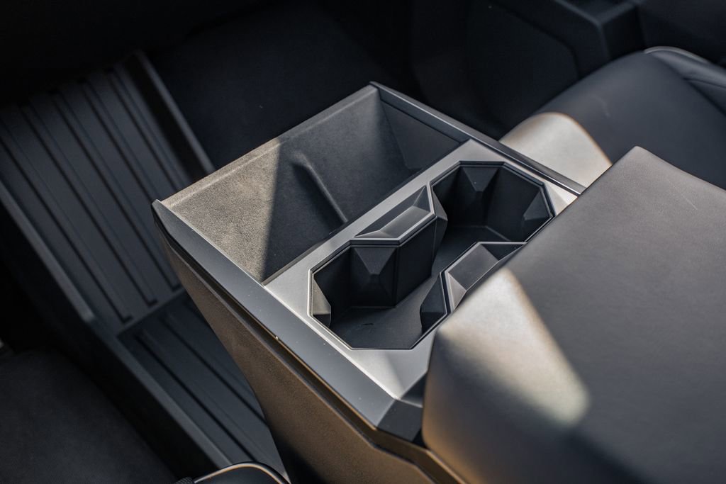 Used 2024 Tesla Cybertruck AWD Crew Cab image 27