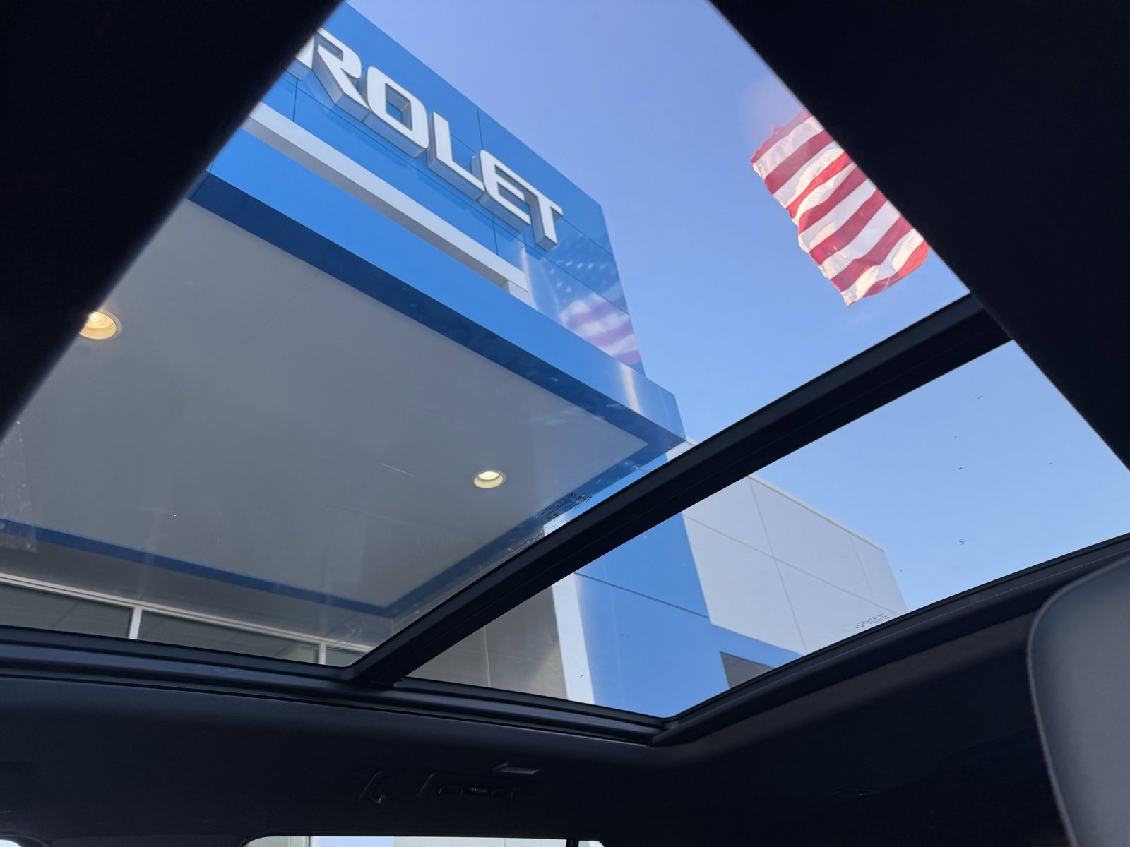 Used 2025 Chevrolet Suburban Z71 w/ Z71 Off-Road Package image 32