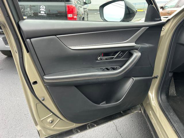 Certified 2025 MAZDA CX-70 Plug-In Hybrid w/ Premium Pkg image 9