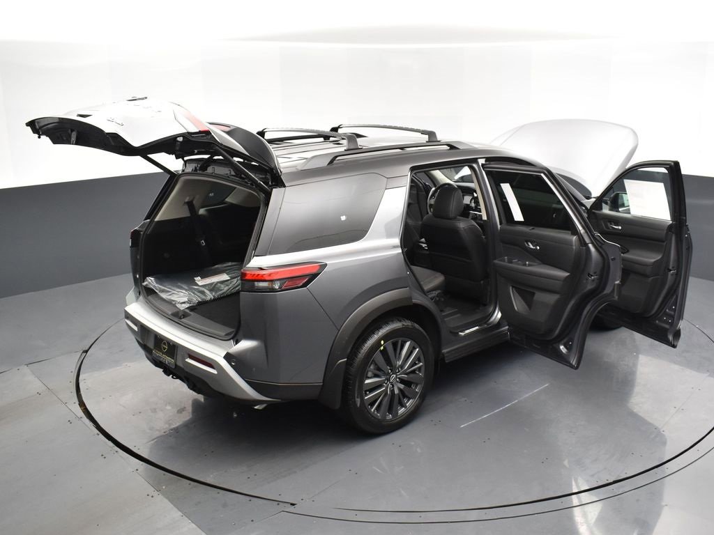 Certified 2025 Nissan Pathfinder SL w/ SL Premium Package image 33