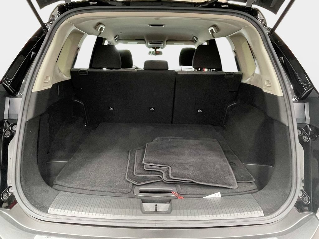 Used 2023 Nissan Rogue SV AWD/4WD image 10