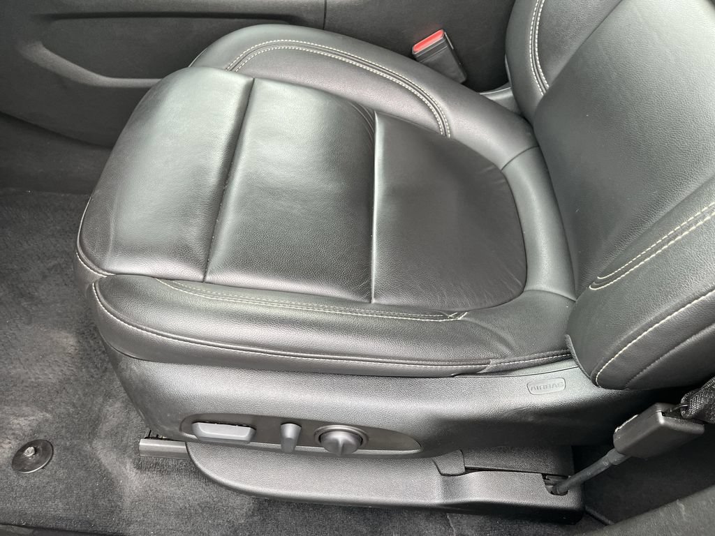 Used 2023 Chevrolet Traverse LT AWD/4WD image 12