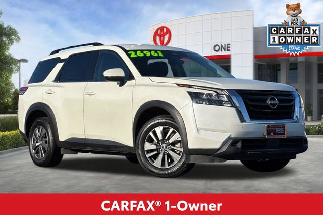 Used 2024 Nissan Pathfinder SV AWD/4WD image 2