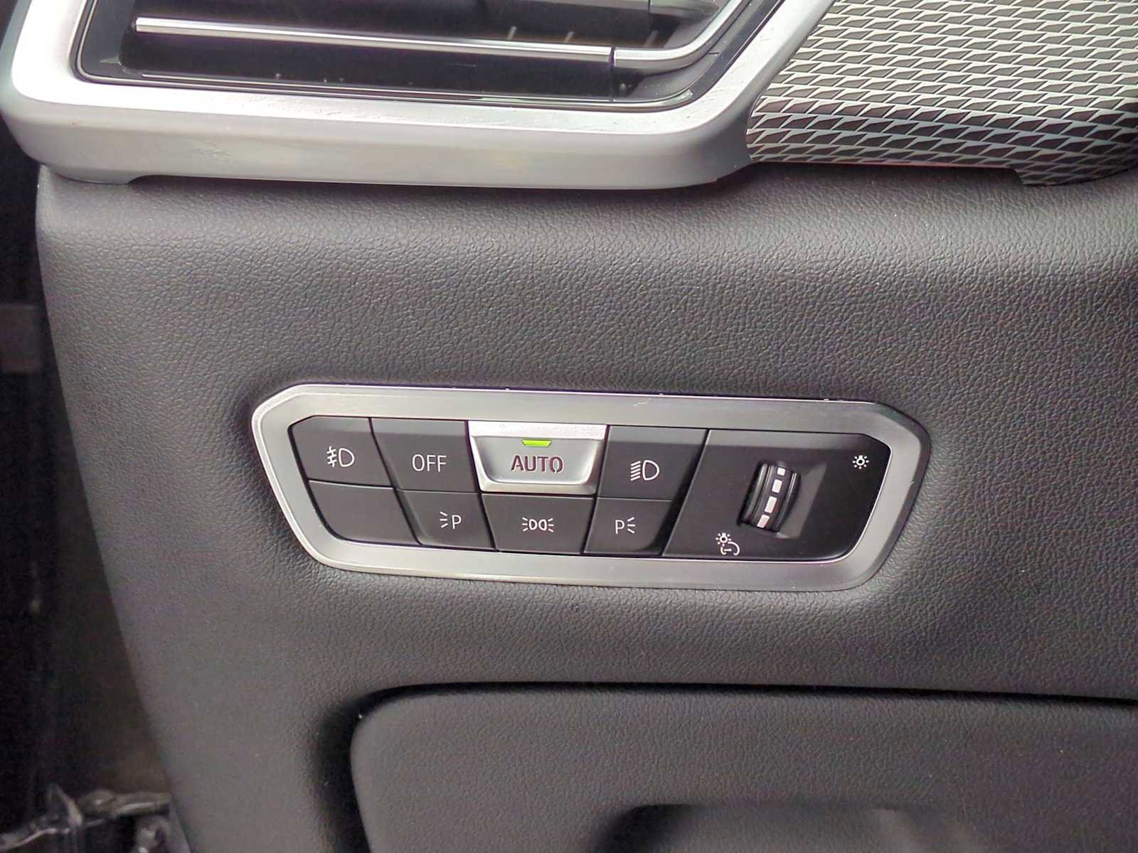 Used 2021 BMW X6 xDrive40i w/ M Sport Package image 38