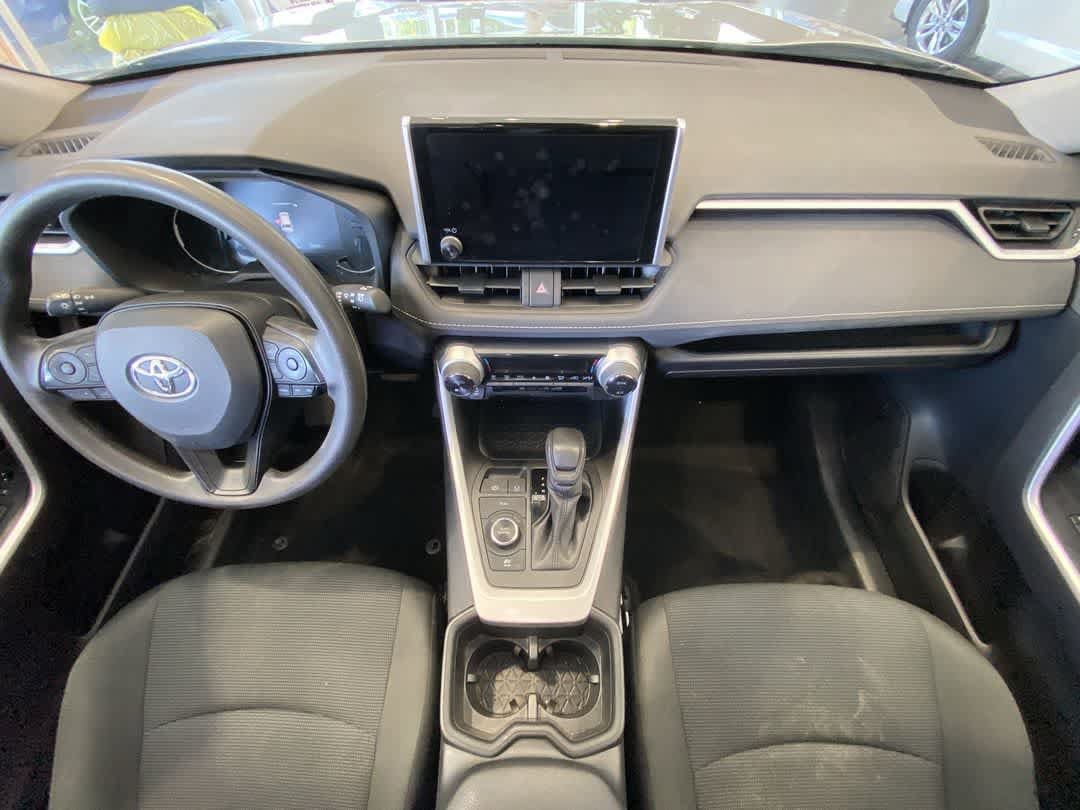 Used 2024 Toyota RAV4 LE AWD/4WD image 23
