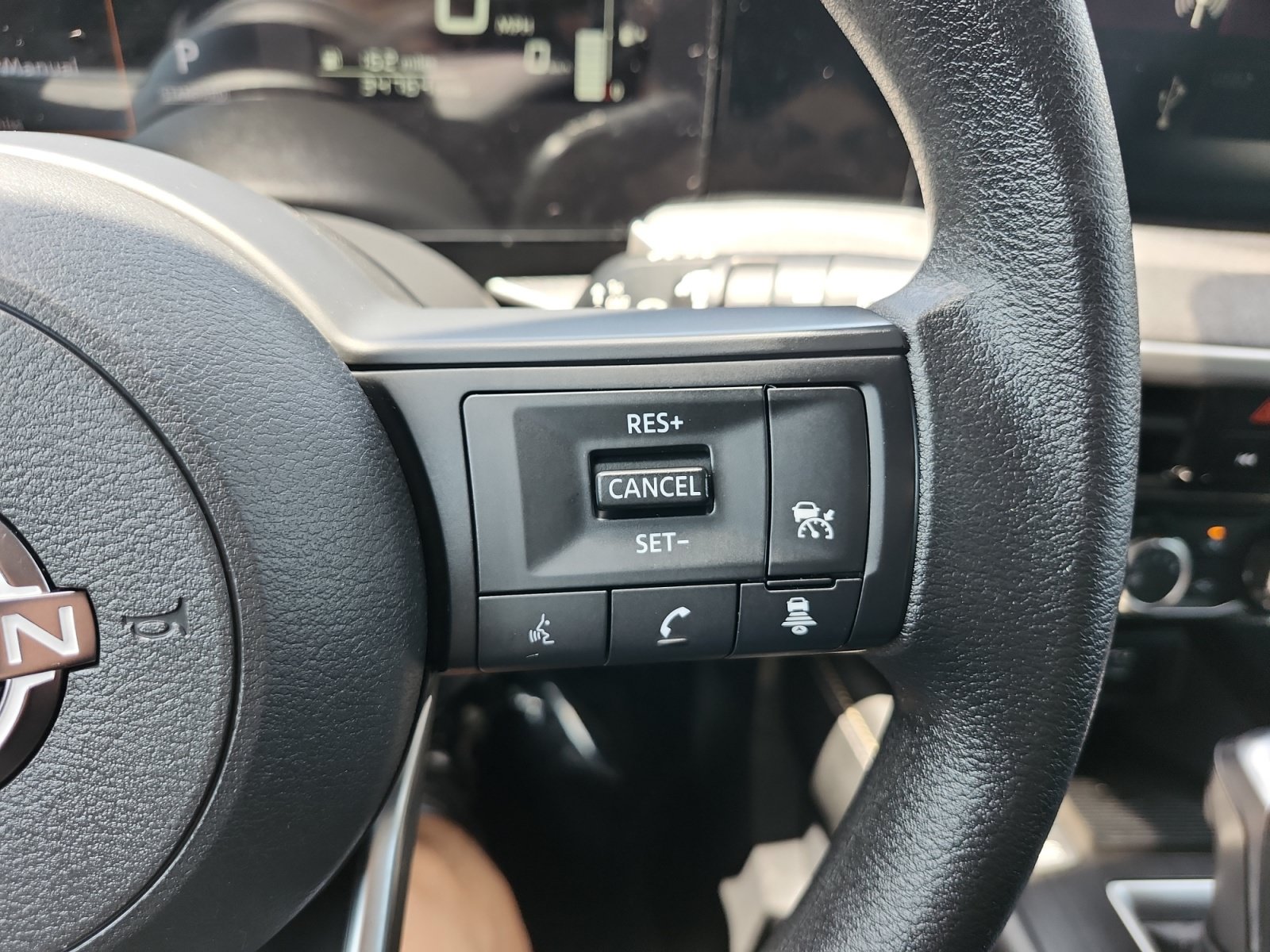 Used 2025 Nissan Kicks SV AWD/4WD image 22