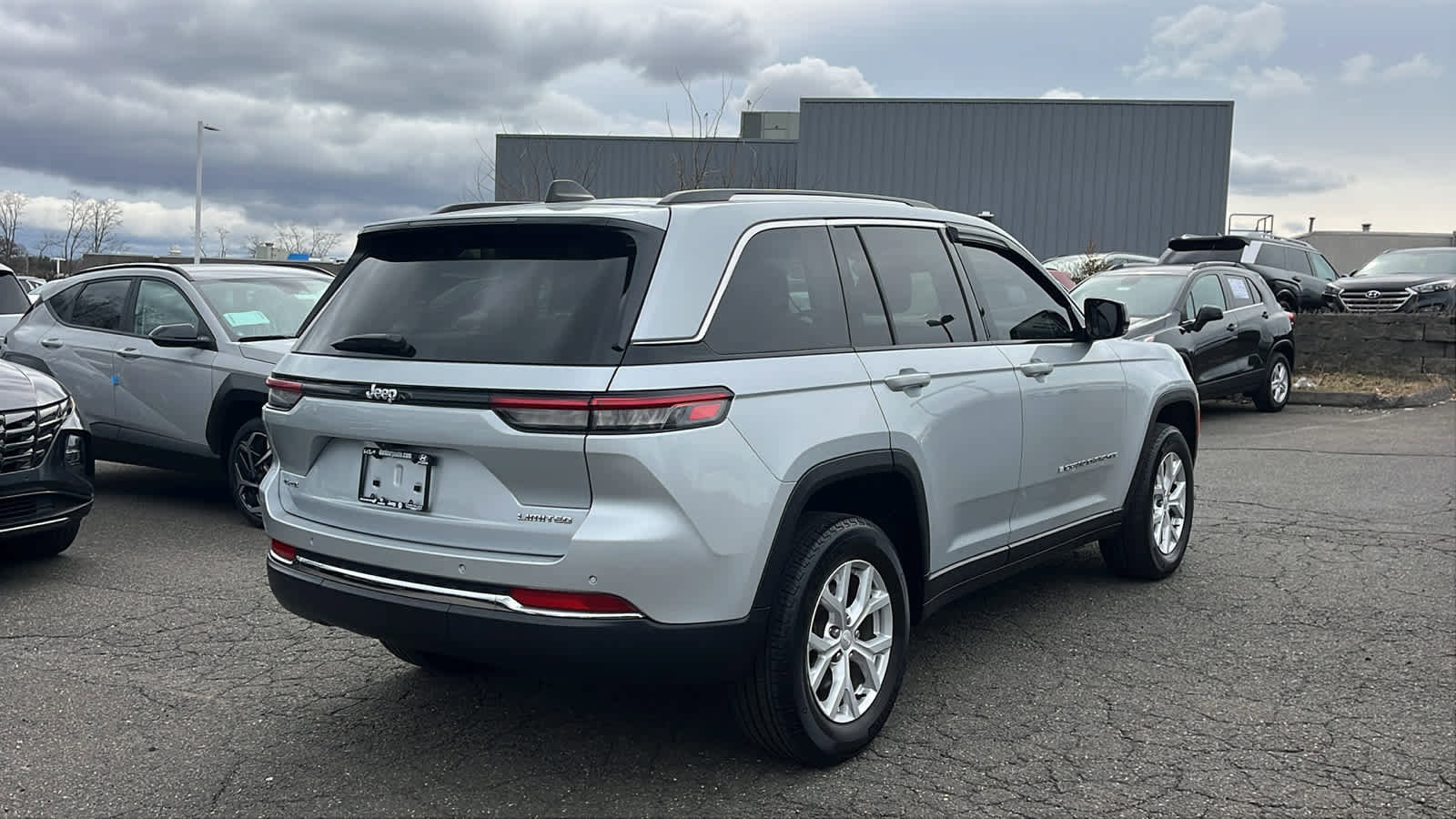 Certified 2023 Jeep Grand Cherokee Limited AWD/4WD image 5