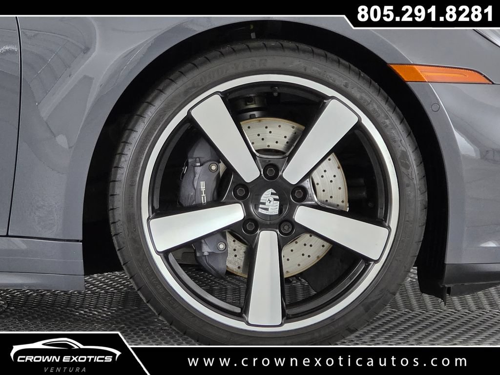 Used 2025 Porsche 911 Carrera w/ Premium Package RWD image 17