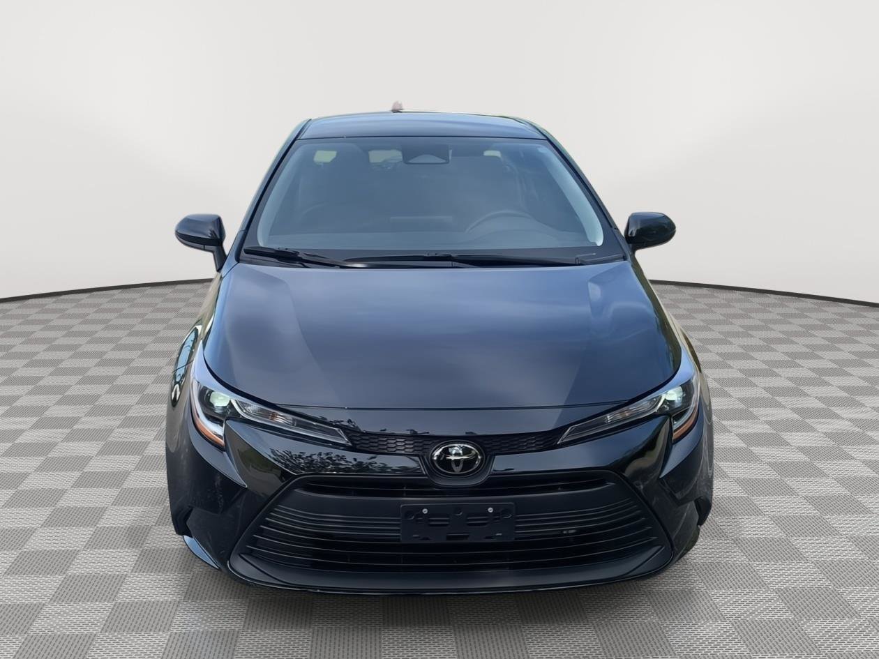 Used 2025 Toyota Corolla LE FWD image 8