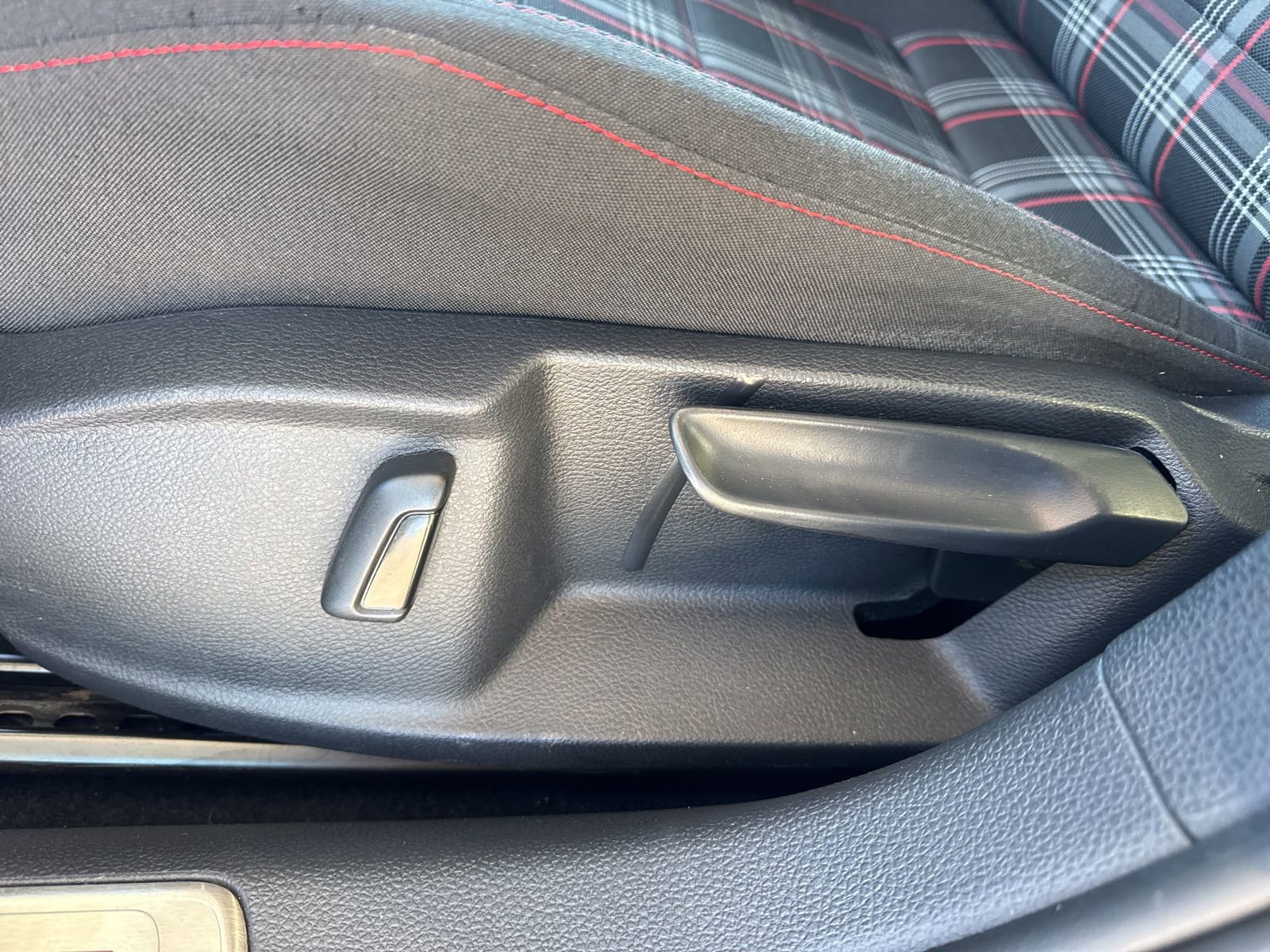 Used 2017 Volkswagen GTI S image 16