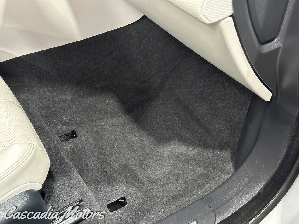 Used 2019 Land Rover Range Rover Velar R-Dynamic SE image 26