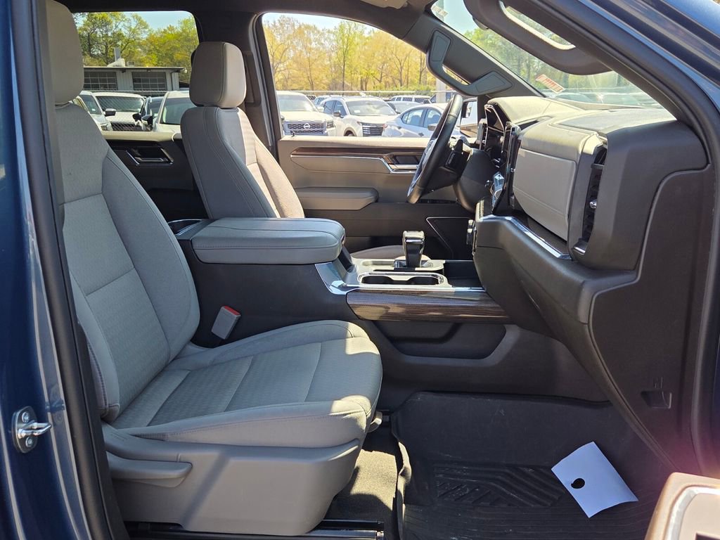 Used 2024 Chevrolet Silverado 1500 LT w/ Z71 Off-Road Package image 13