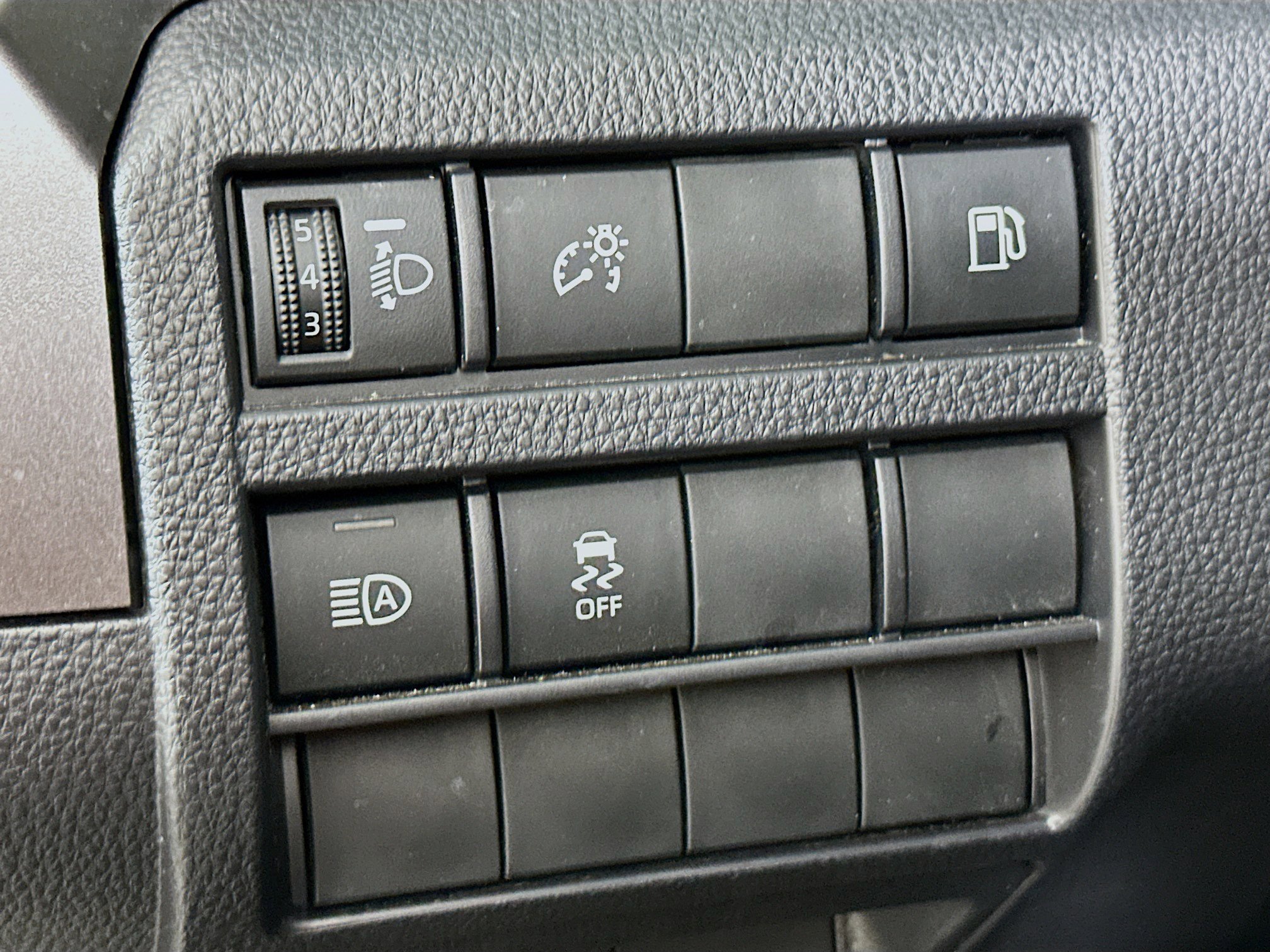 Used 2025 Toyota 4Runner SR5 image 17
