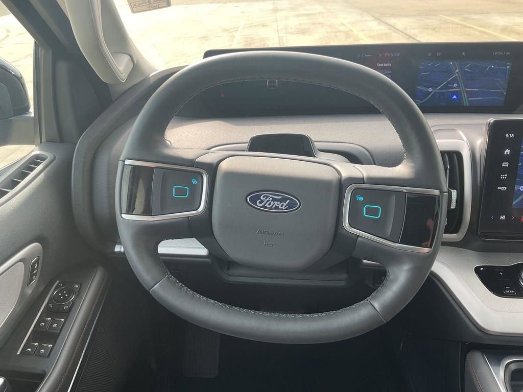 Used 2025 Ford Expedition Max Active RWD image 27