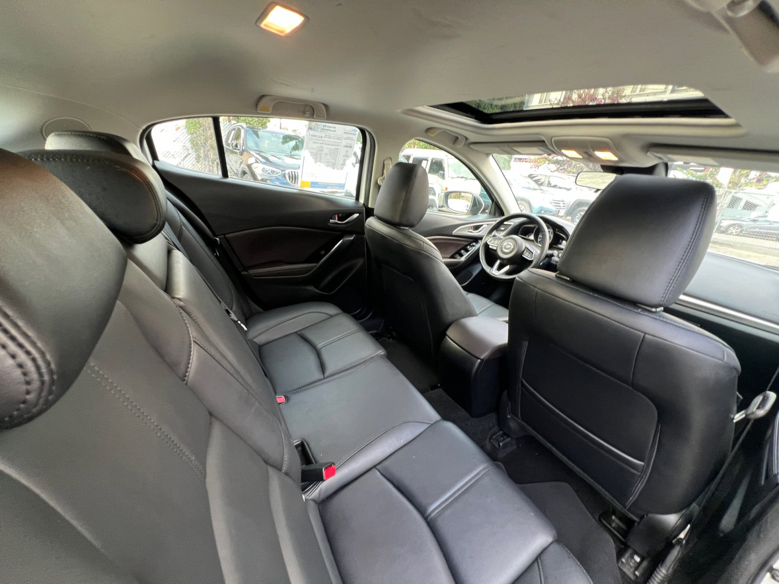 Used 2018 MAZDA MAZDA3 Touring image 25