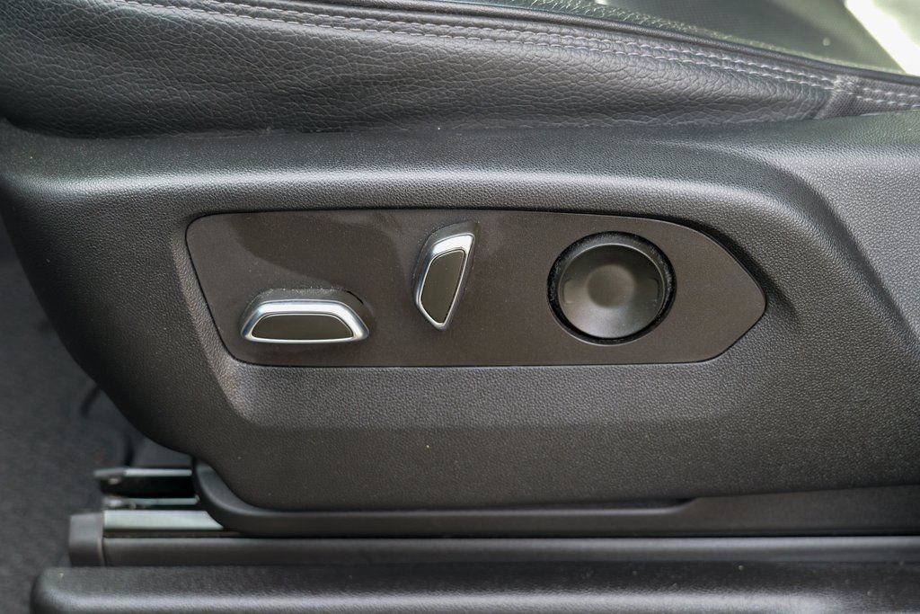 Used 2022 GMC Yukon XL Denali image 23