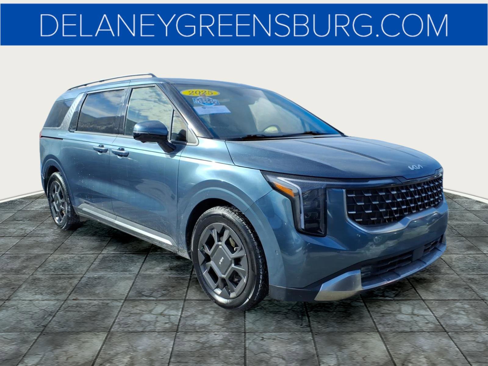 Used 2025 Kia Carnival SX image 1