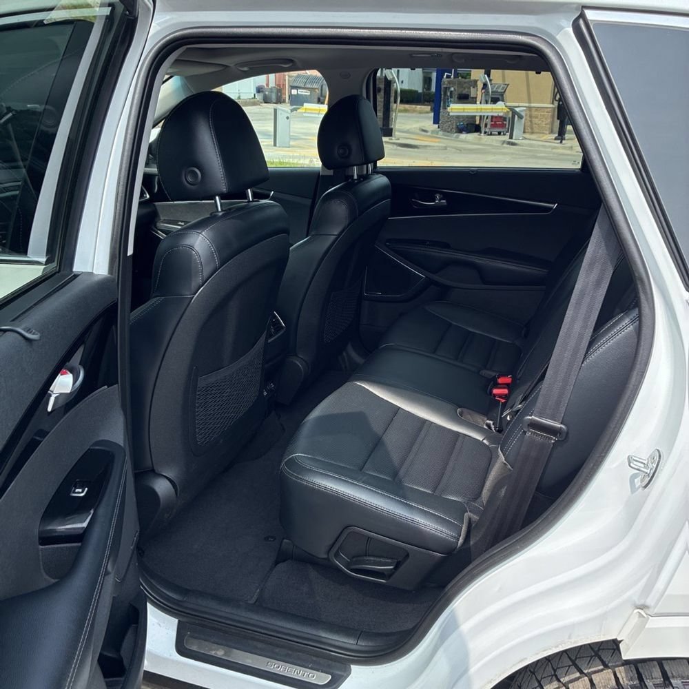 Used 2019 Kia Sorento SX w/ SX Touring Package AWD/4WD image 14
