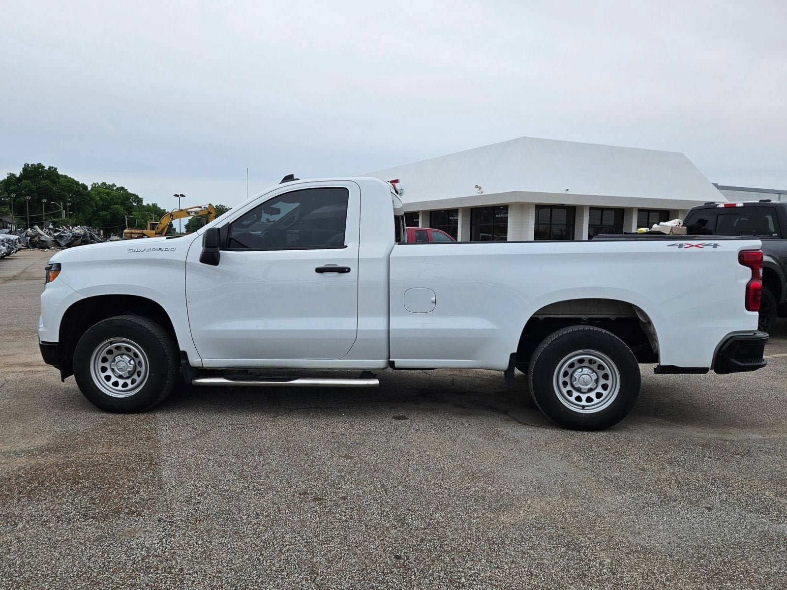 Used 2025 Chevrolet Silverado 1500 W/T w/ Trailering Package AWD/4WD image 2
