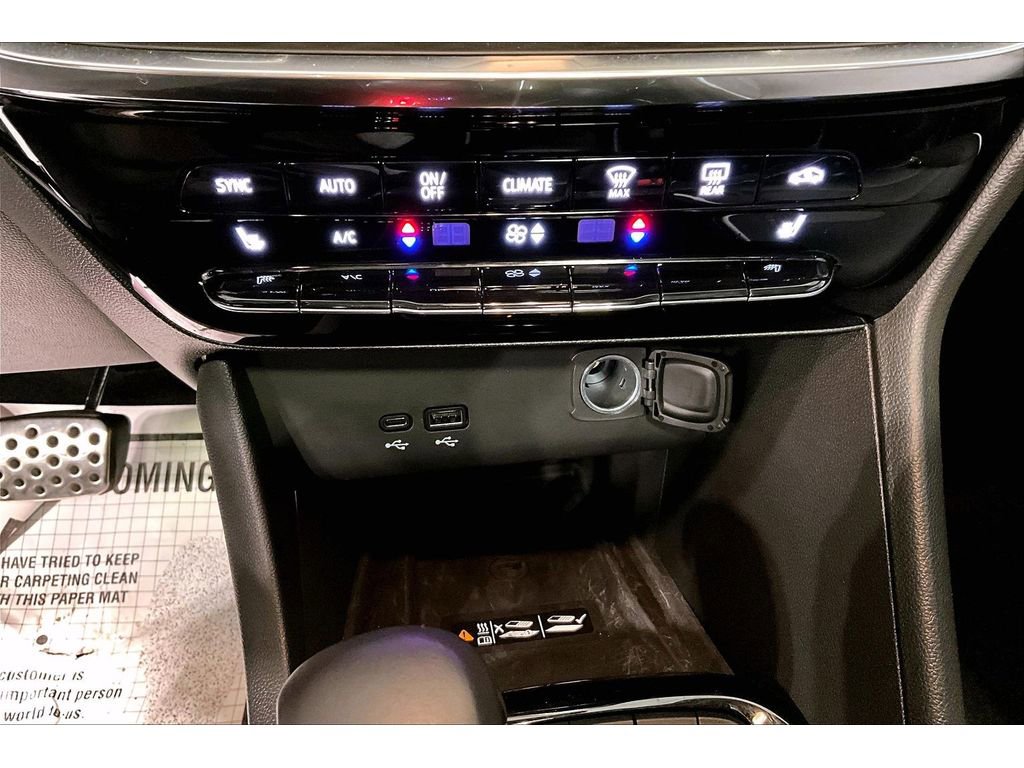 Used 2024 Buick Encore GX Avenir w/ Avenir Technology Package AWD/4WD image 35