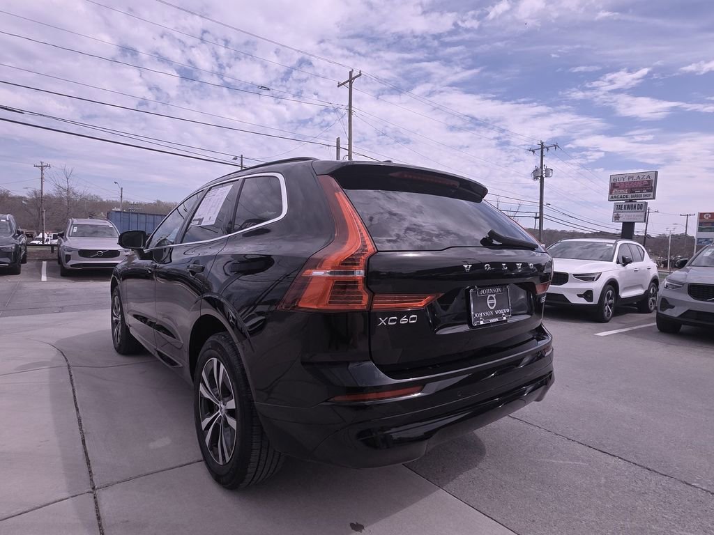 Used 2023 Volvo XC60 B5 Core image 9