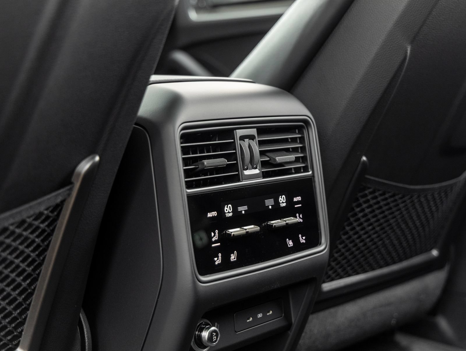 New 2025 Porsche Cayenne Turbo AWD/4WD image 37