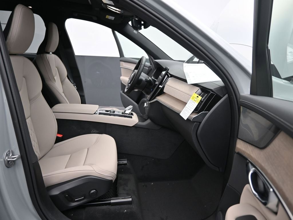 New 2026 Volvo XC90 B6 Plus w/ Protection Package Premier image 12