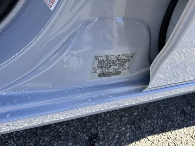 New 2025 Nissan Versa SR w/ Trunk Package FWD image 33