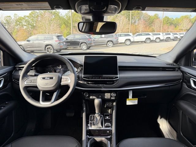 New 2026 Jeep Compass Latitude image 17