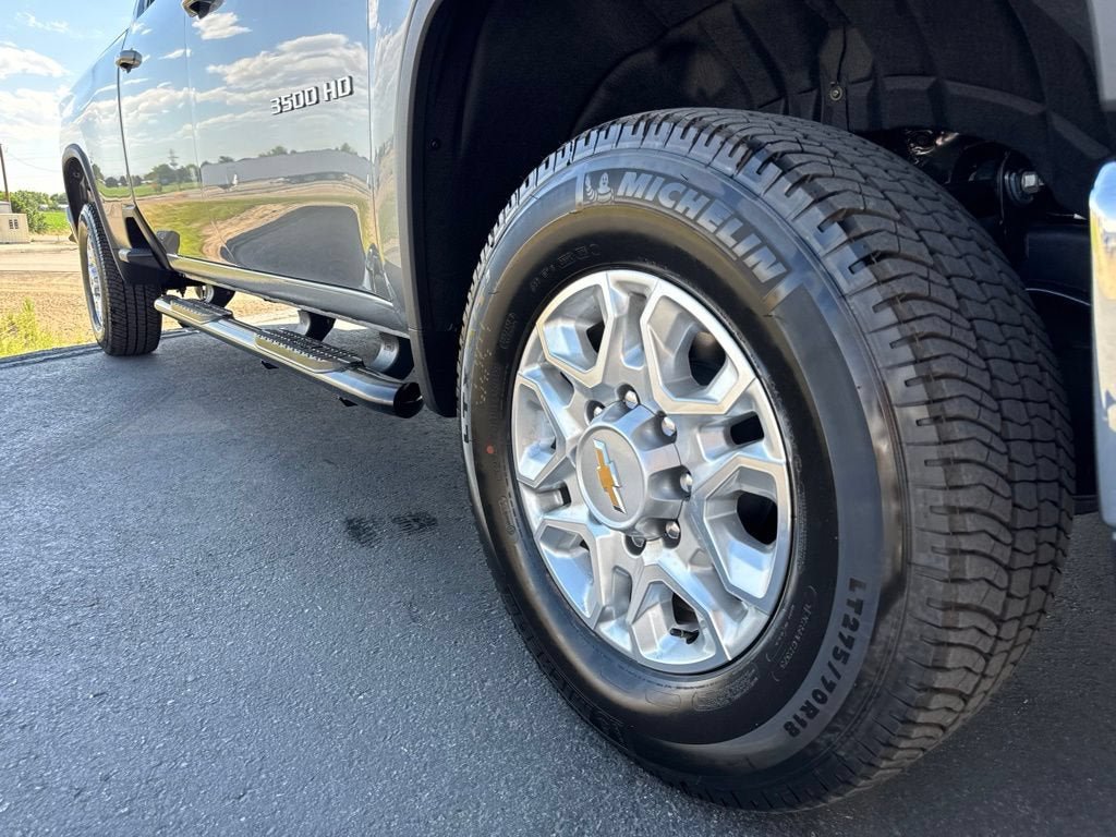 New 2026 Chevrolet Silverado 3500 LT w/ All Star Edition AWD/4WD image 8