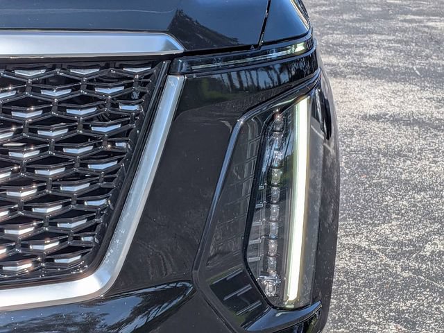 Used 2025 Cadillac Escalade Premium Luxury AWD/4WD image 9
