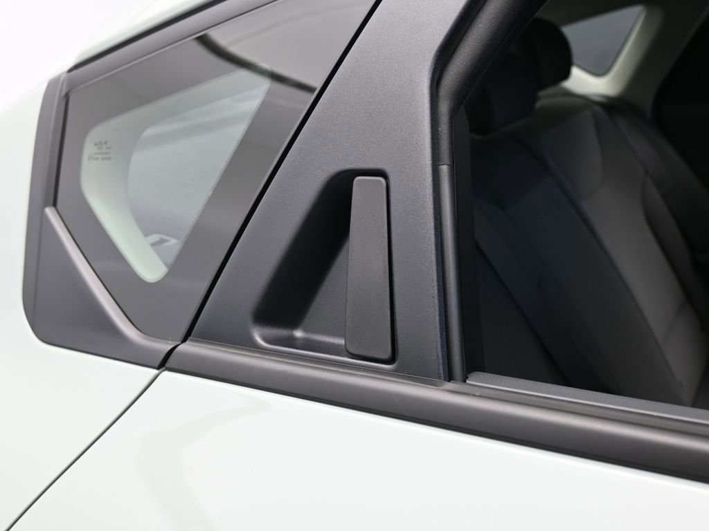 Used 2025 Kia K4 LXS image 31