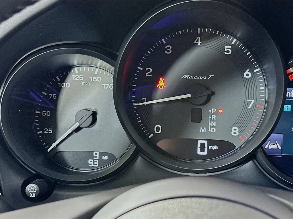 New 2026 Porsche Macan Turbo AWD/4WD image 13