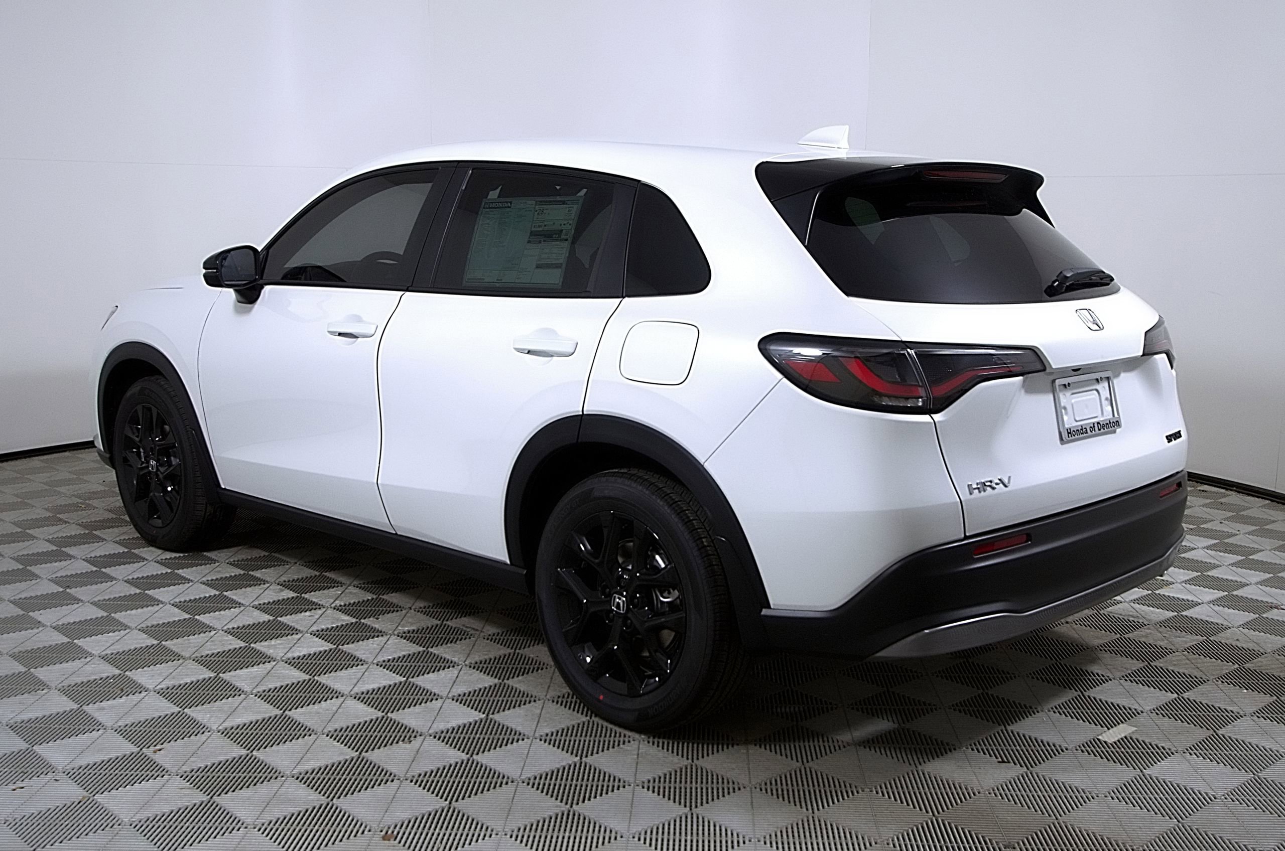 Used 2023 Honda HR-V Sport image 9