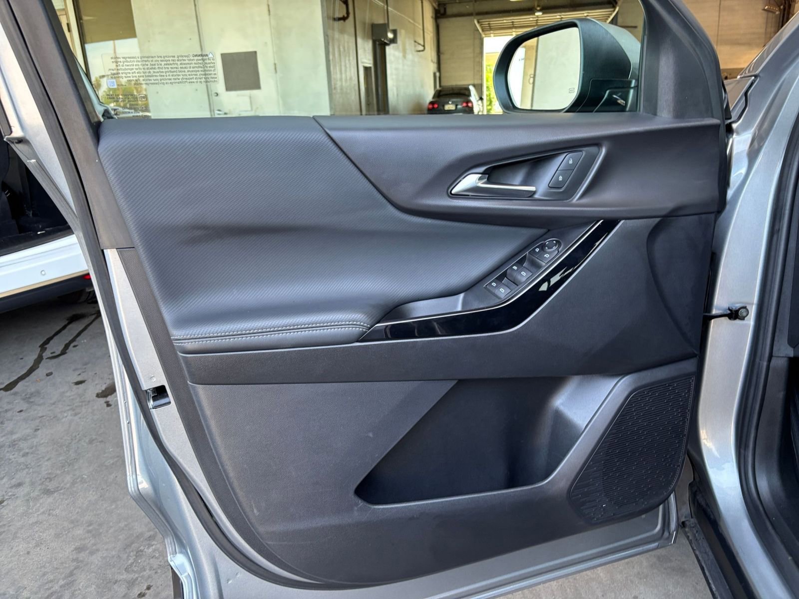 Used 2025 Chevrolet Equinox LT FWD image 18